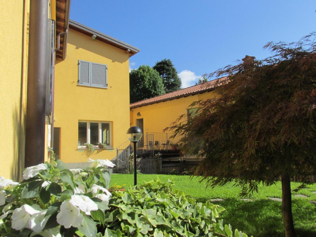 Ostello Residenza Molinatto Oggiono Luaran gambar